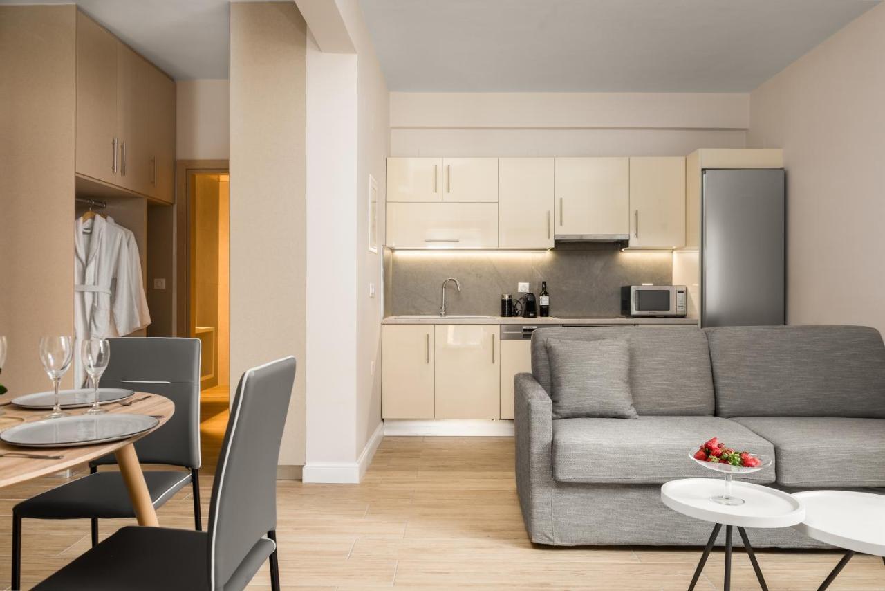Villa2Be Family & Executive Suites コルフ島 エクステリア 写真